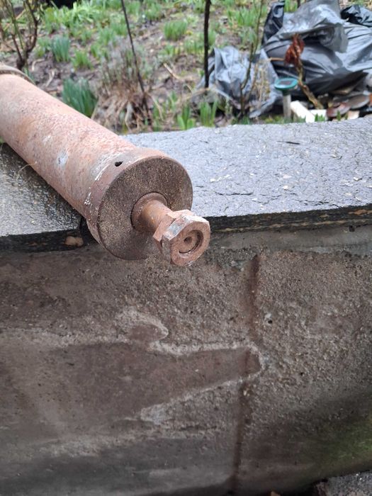 Ос с лагери за машини