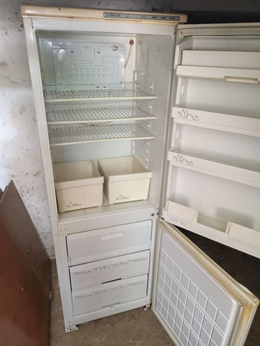 Продам два холодильника