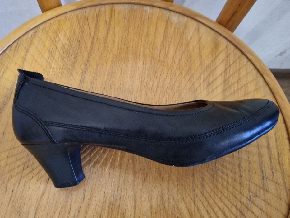 Туфли кожанные 40 размер черные