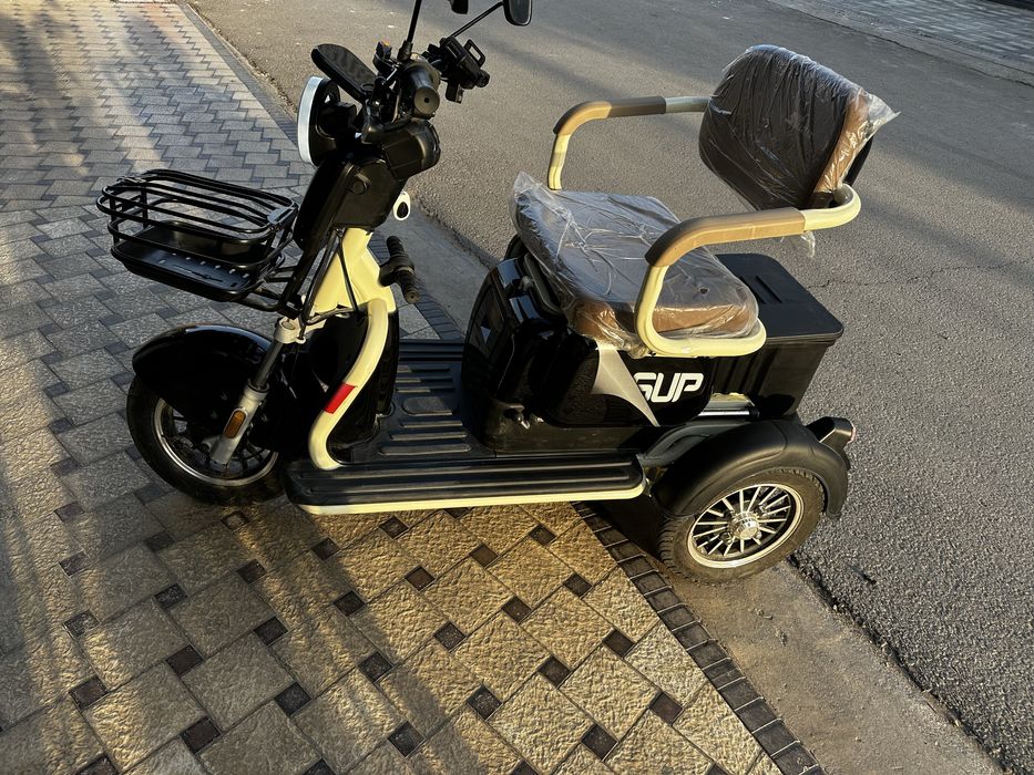 Скутер 3 балонли Трицикл