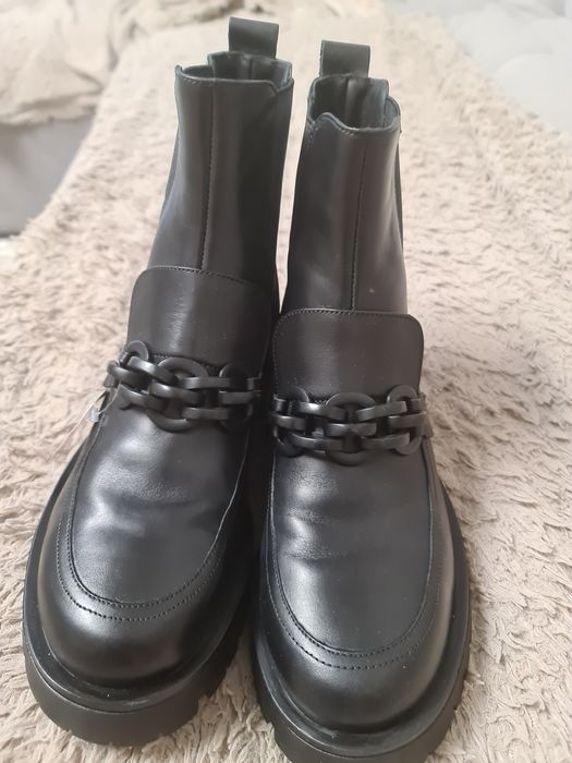 Обсолютно новые сапоги