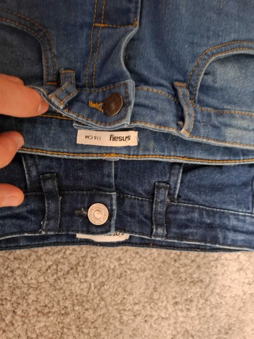 Blugi mărimea 116