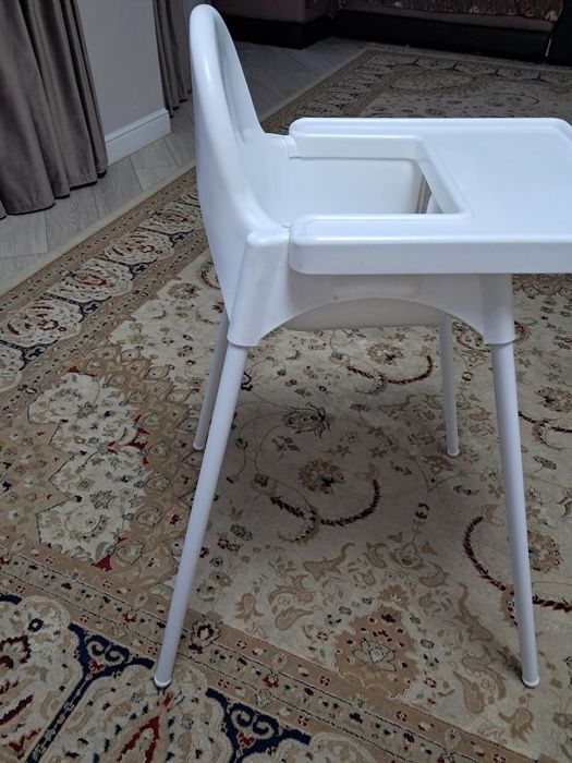 Стол для детей Икеа.