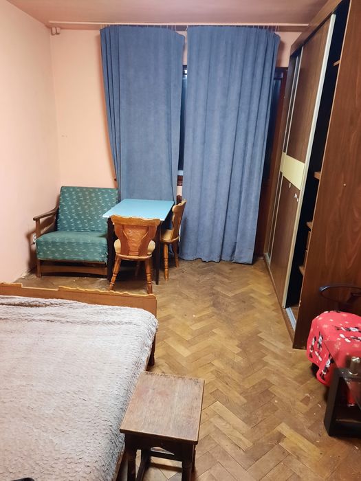 Vand Apartament 2 camere ale Jiului et.1/4, 42 mp, decomandat Deva