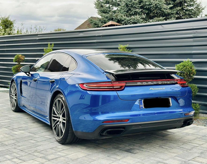 Porsche Panamera 4S