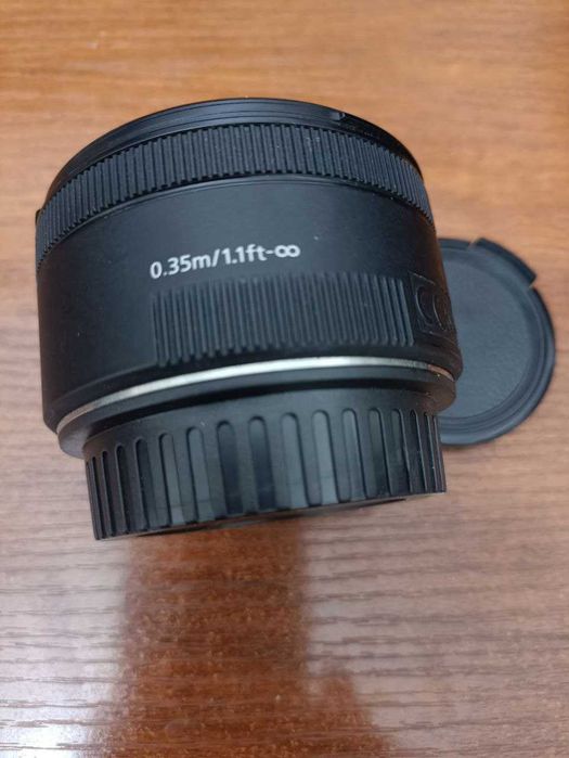 Объектив Кенон  EF Lens 50 mm 1 : 1.8 stm