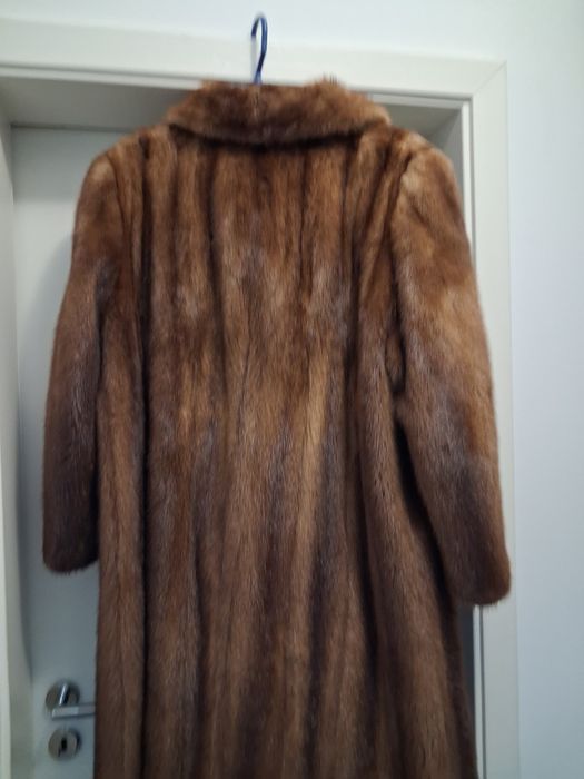 Haina blana lunga de  nurca
