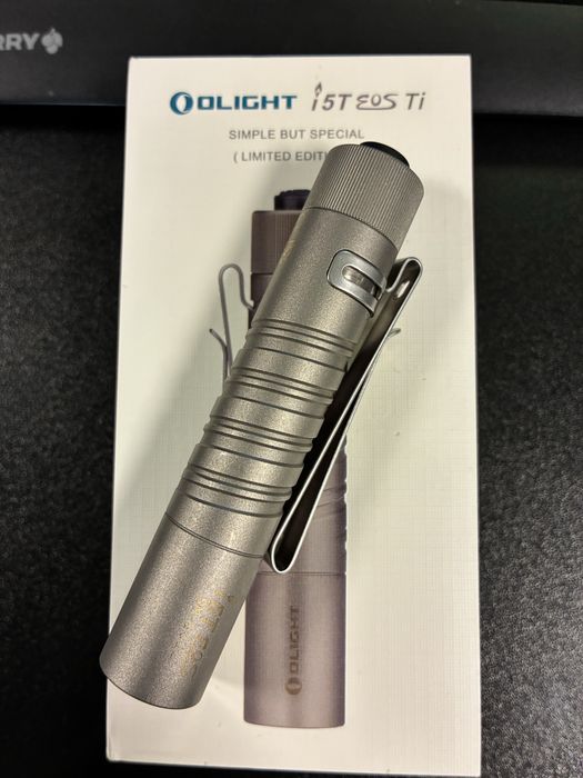 Фенерче Olight i5t Ti
