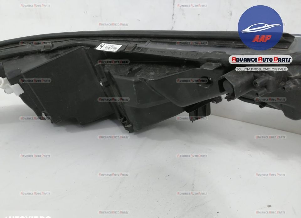 Фар Дясно пълен лед оригинален Тойота / Toyota C-HR [Десен фар с пълен