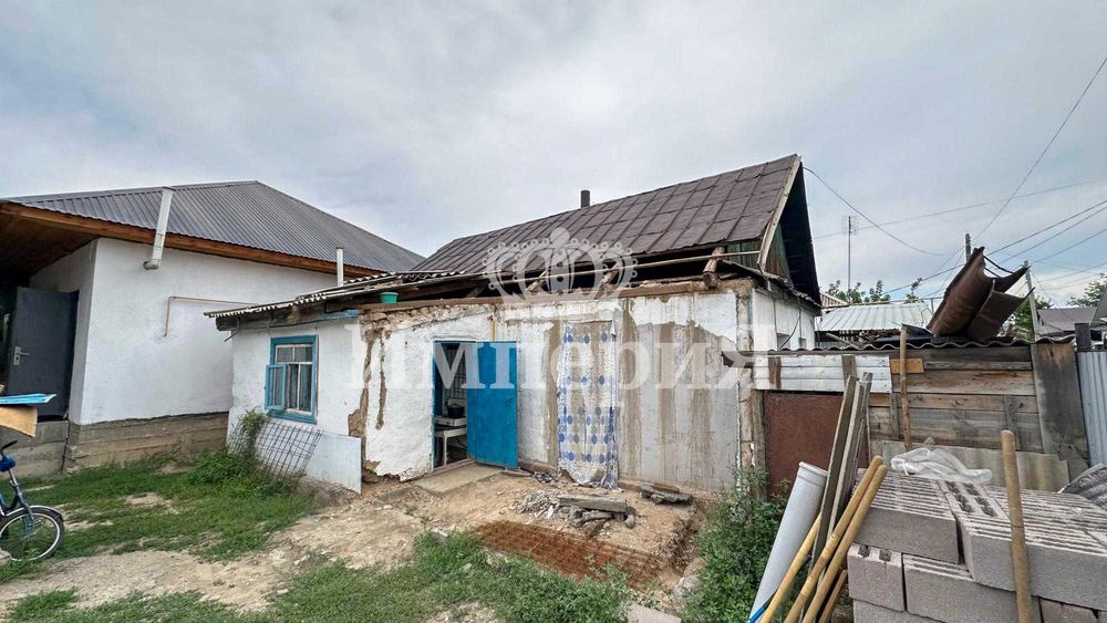 Дом под квартиру на продаже Санжар