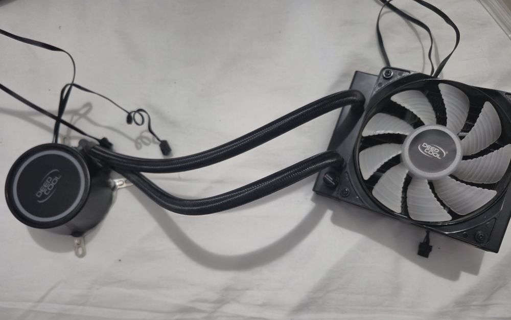 Vand componente pentru calculator