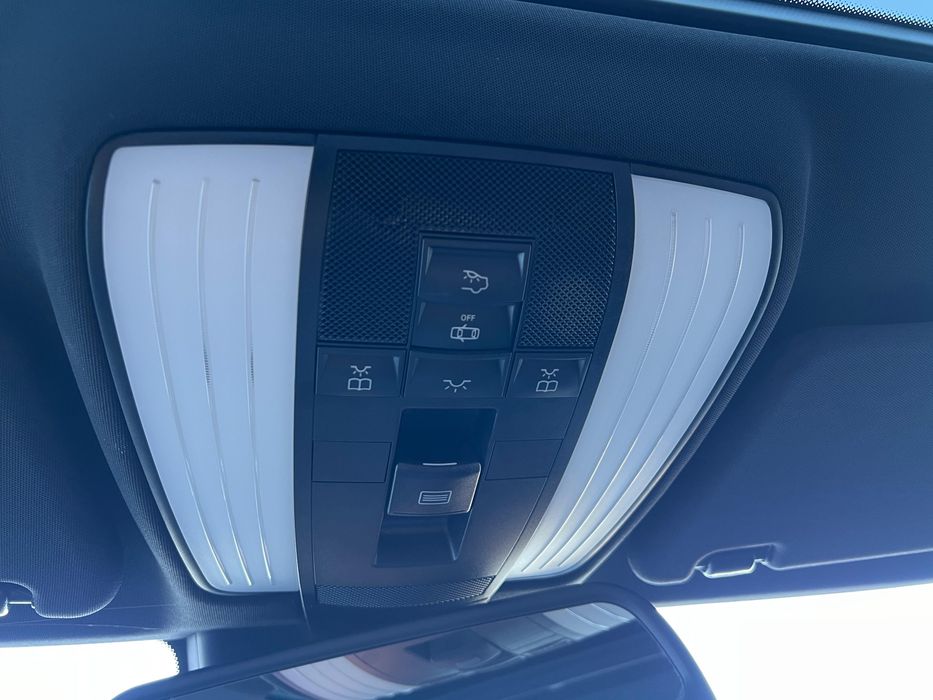 Se vinde Mercede-Benz E200 CGI