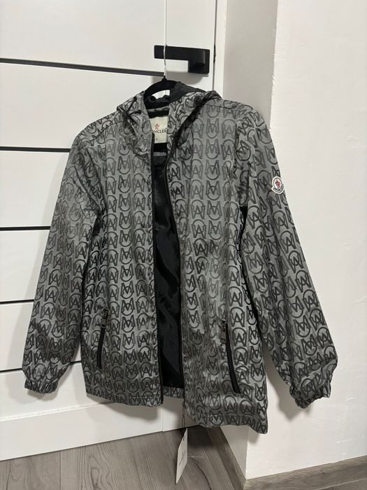 Geaca primăvară Moncler!