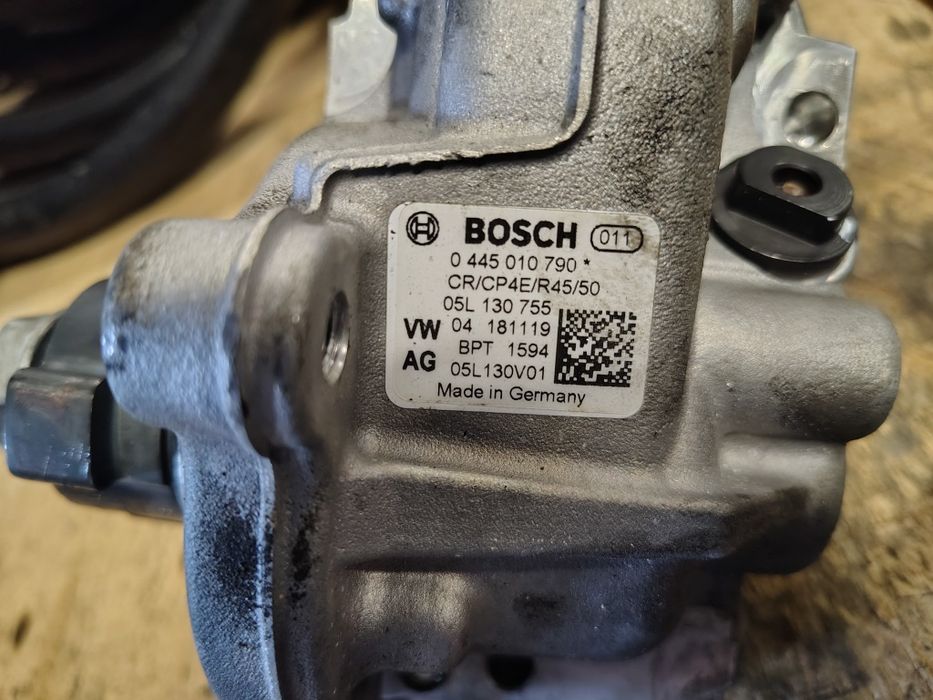 Pompa inalte pompa injectie audi a4 b9 audi a6 c8 audi a5 audi q5 2.0tdi euro6 dez cod pompa 0445010790 perfect functionala