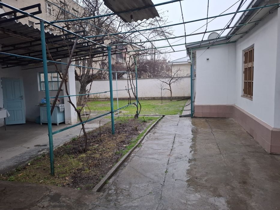 Луночарский,М.Улугбекский р-н! Про-ся 4,24-соток дом 3-комнат