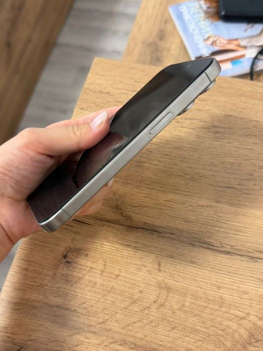 iPhone 15 pro 256 gb