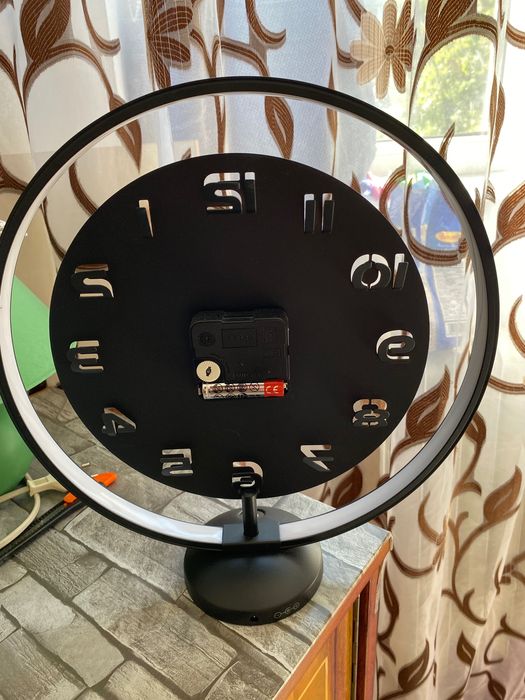 Ceas de masă cu led