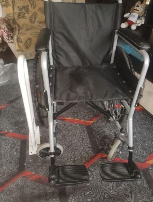 инвалидная коляска