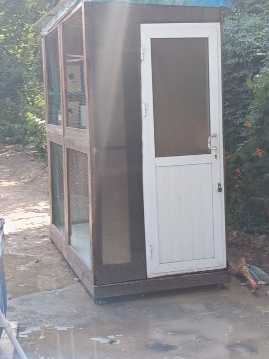 Попугай учун вольер тайер