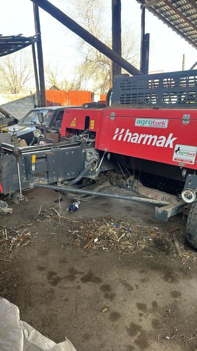 Продам прес подборщик Harmak