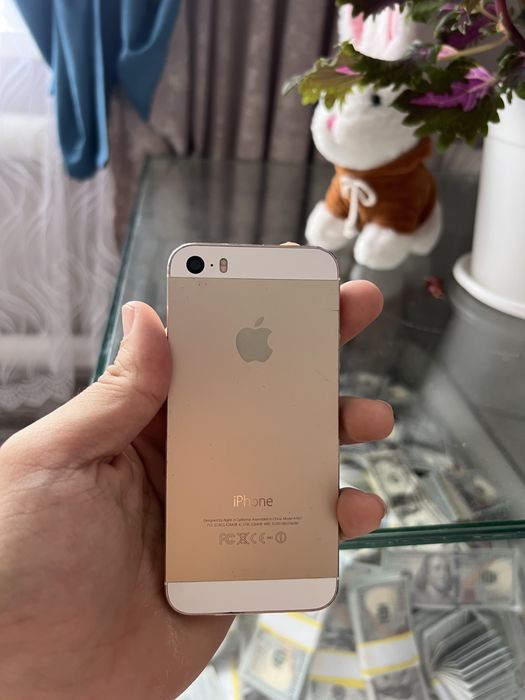 iPhone 5s в отличном состоянии