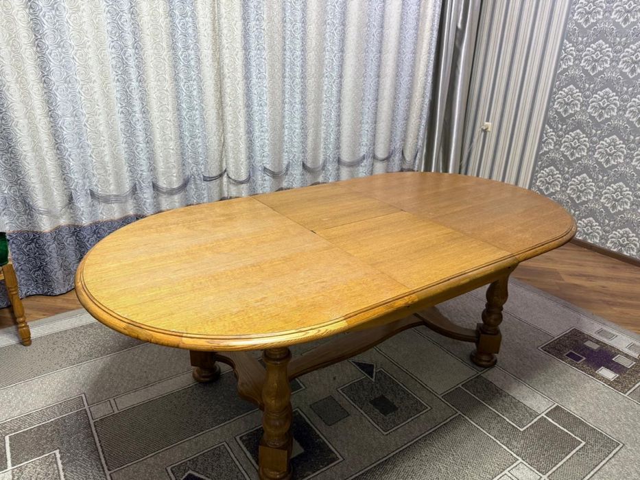 Продам дубовый стол
