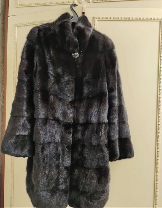 Продам шубы и двойка платье