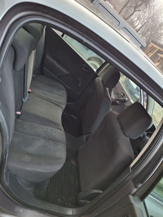 Vând Renault Megane pentru piese