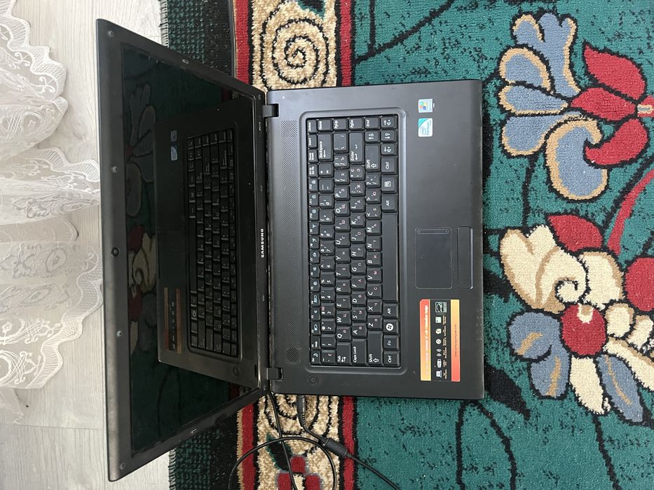 Ноутбук самсунг продам