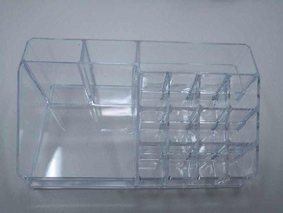 Практичен прозрачен органайзер за гримове в две части