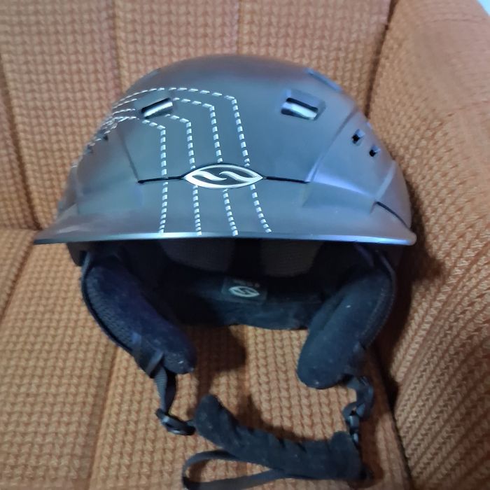 Продавам каска за колело