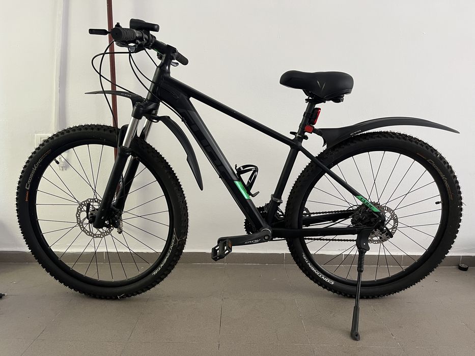 Bicicletă Mountain Bike CUBE Aim Race – Echipată complet, stare excelentă