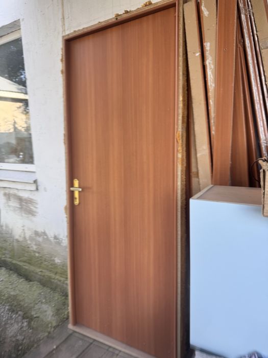 Продам межкомнатные двери