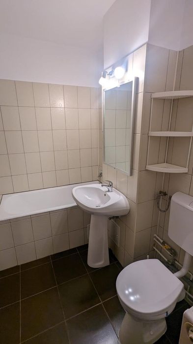 Apartament 3 camere modern, lângă Spitalul Județean, cu parcare