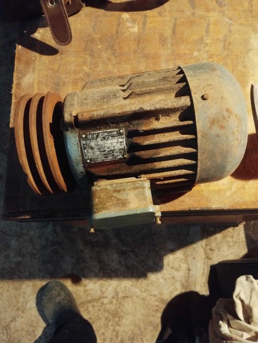 Трифазен Ел мотор подходящ за плания.