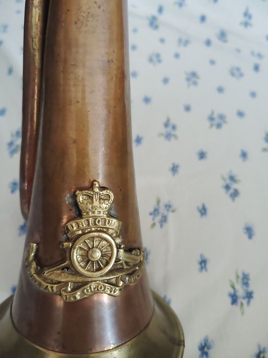 Лампи антични, бронзови, от известен френски  скулптор, статуя