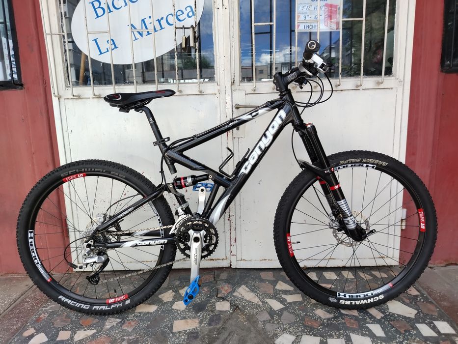 Bicicleta full suspensie Canyon