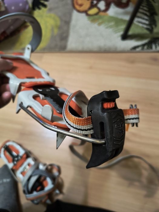 Colțari pentru zăpadă/ gheata/ alpinism semiautomatici Climbing Techno