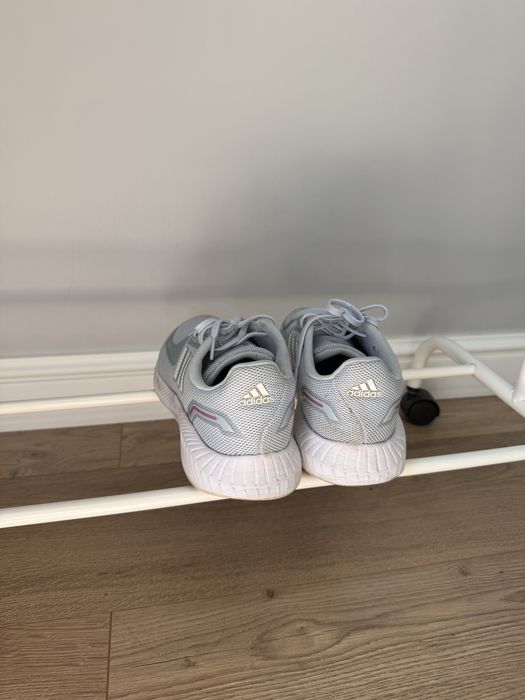 Кроссовки Адидас