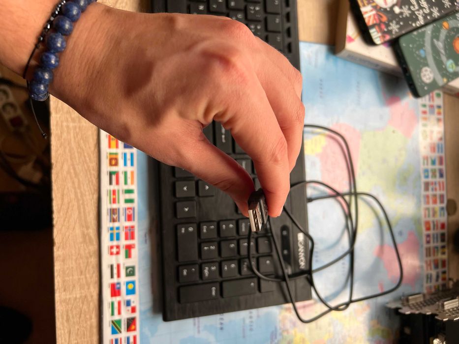 Клавиатура Canyon – жична, с NumPad в отлично състояние