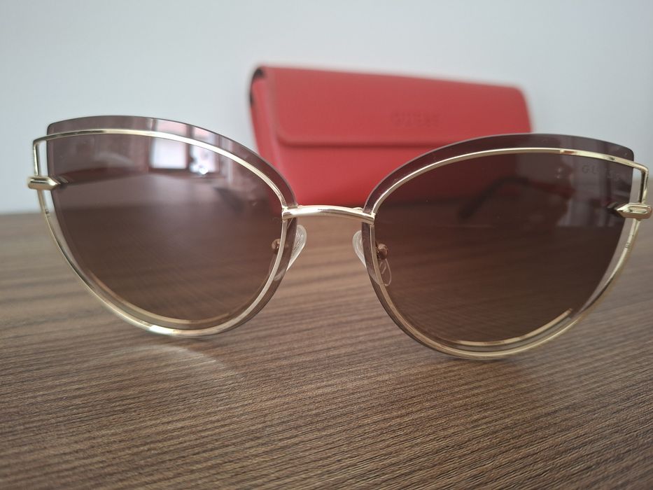 Дамски слънчеви очила Guess
