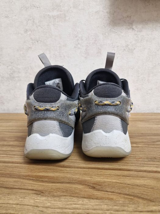 Продам кроссовки