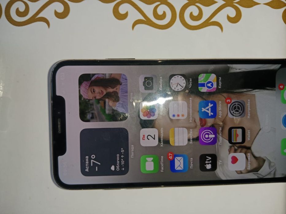 Продам Айфон XS max в хорошем состояние