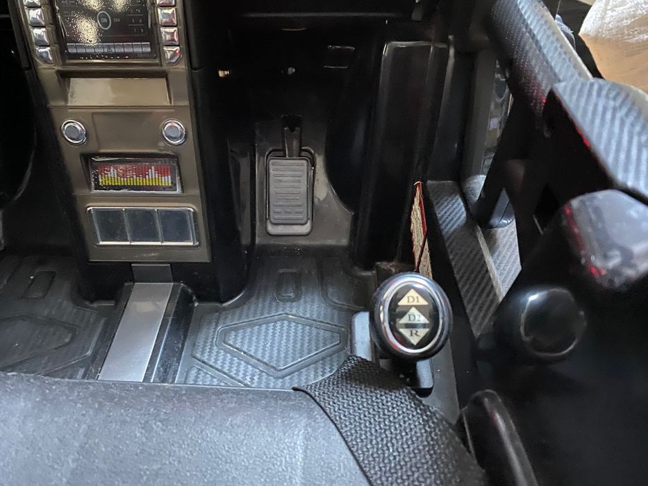 Mașinuța cu baterii