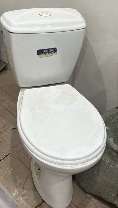 Продается унитаз