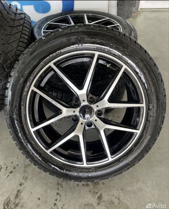 Продам Шины с Дисками R 20