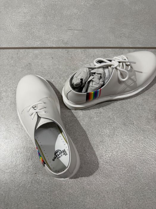 Обувки dr. Martens, чисто нови, 38 номер