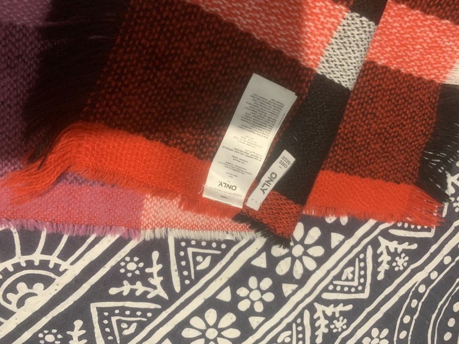 Топли аксесоари на Н&М и ONLY