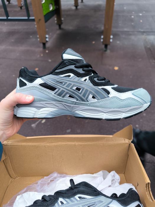Кроссовки ASICS 42 р-р