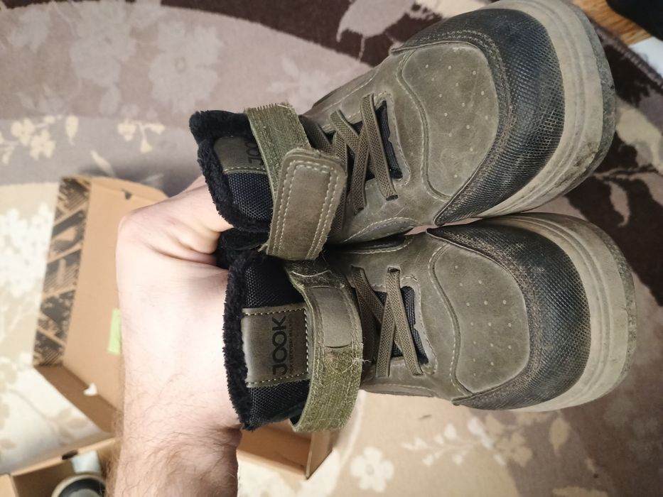 Продам детскуютобувь
